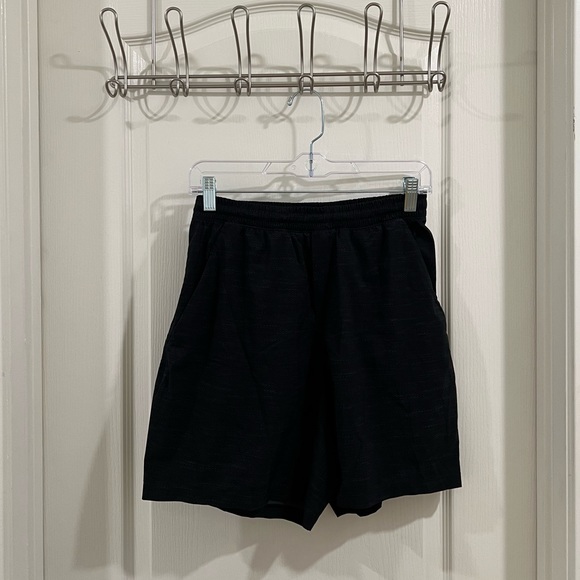 Black and gray lululemon shorts - Picture 2 of 5